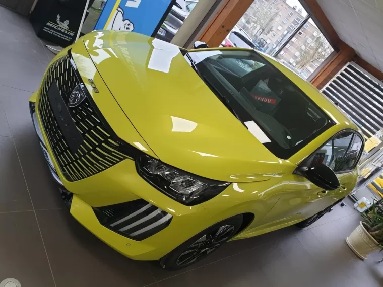 Vente de voiture, nouvelle Peugeot 208 à Gueugnon, Gueugnon, Garage des Fontaines
